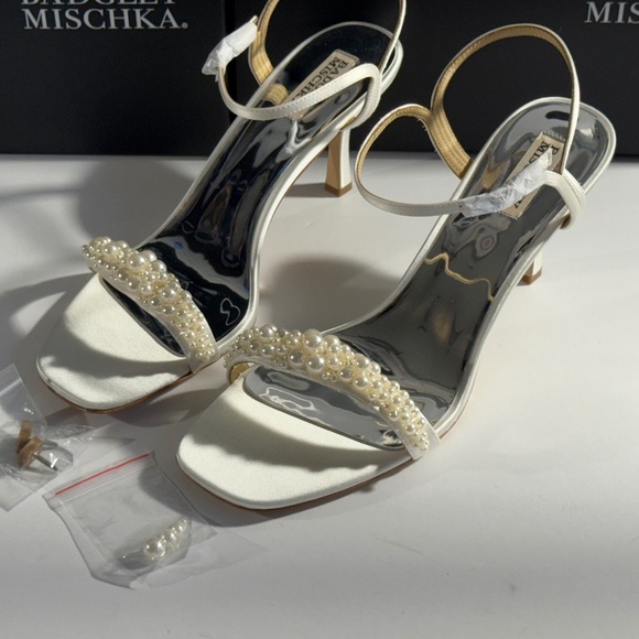 Badgley Mischka Caitlyn Heels Size 11 White Satin Pearl Embellished Ankle Strap - Picture 1 of 12